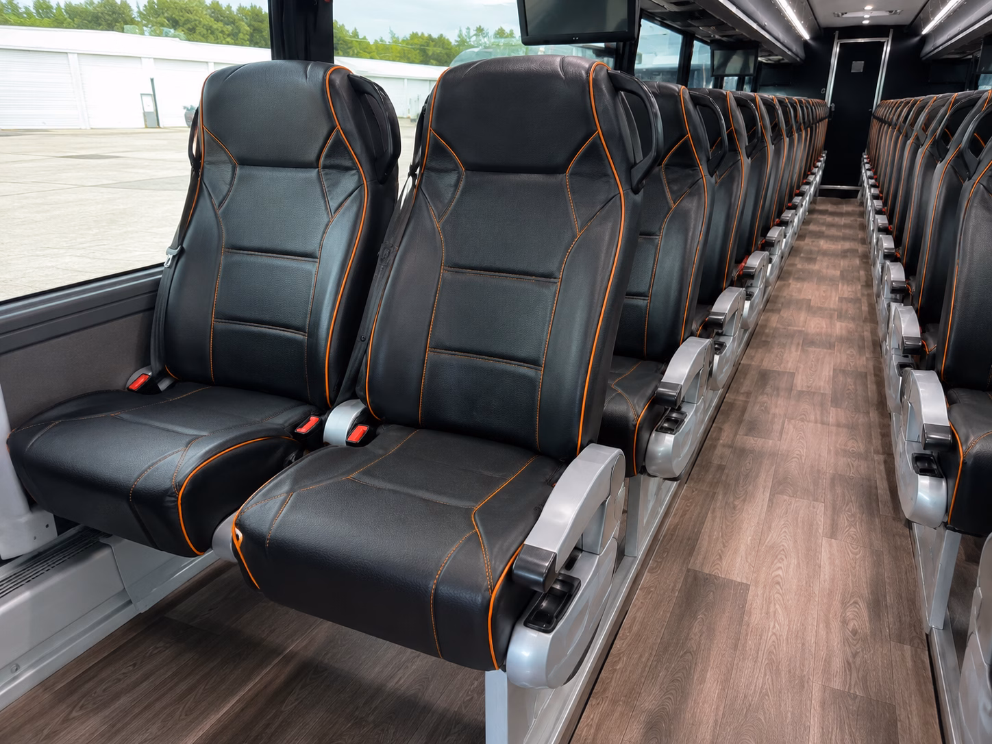 cedar rapids construction and film crew shuttle buses
